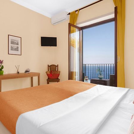 Hotel Desiree Sorrento Luaran gambar