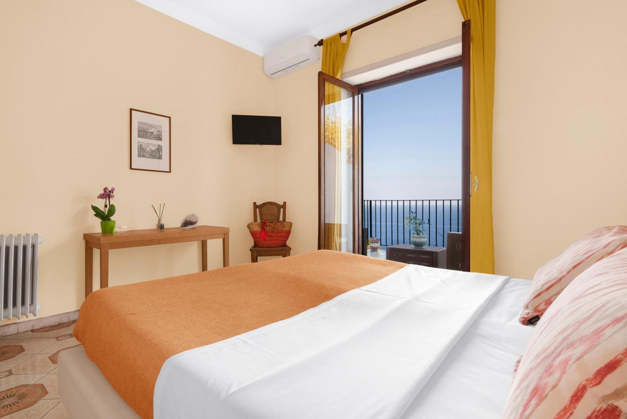 Hotel Desiree Sorrento Luaran gambar