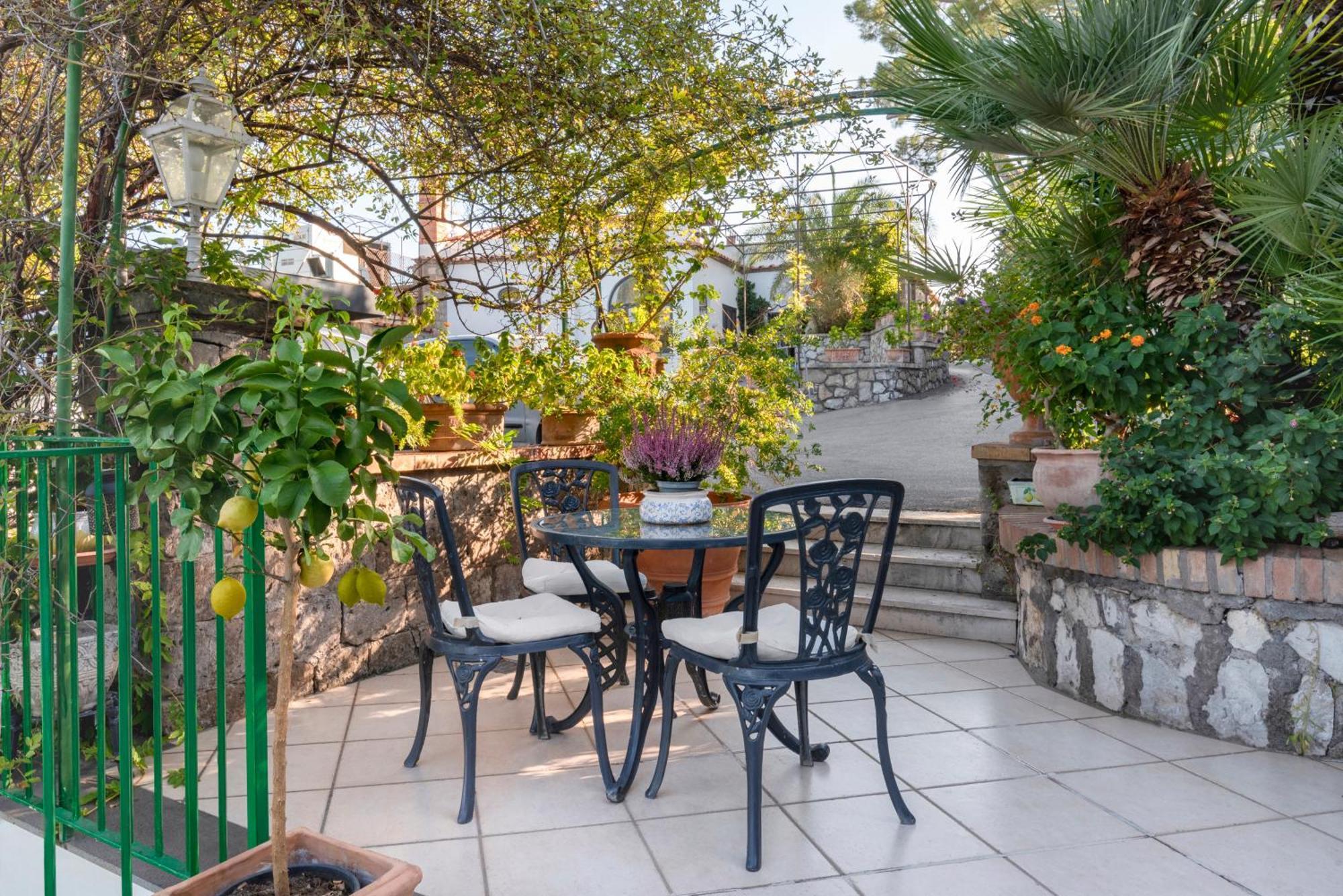Hotel Desiree Sorrento Luaran gambar