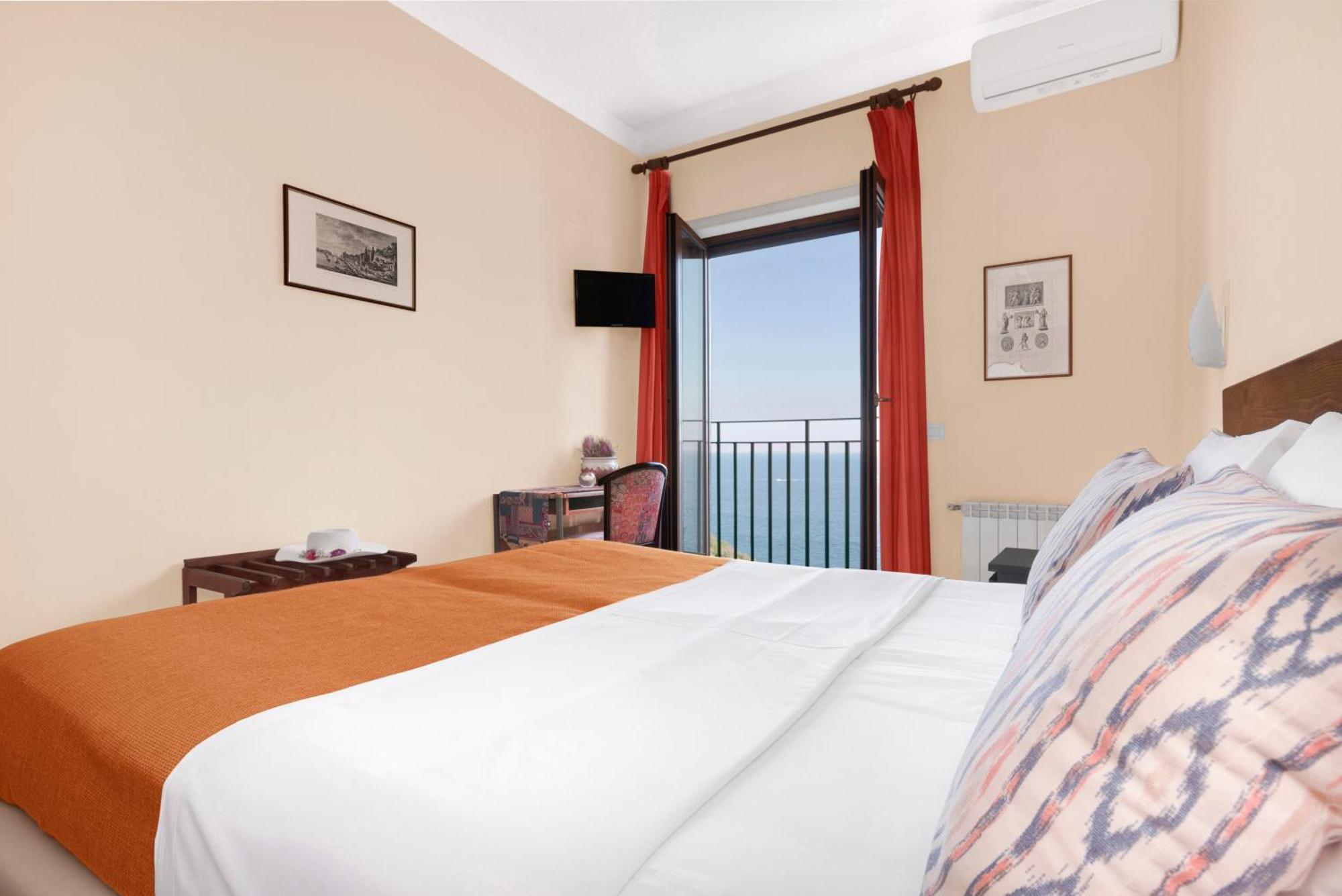 Hotel Desiree Sorrento Luaran gambar